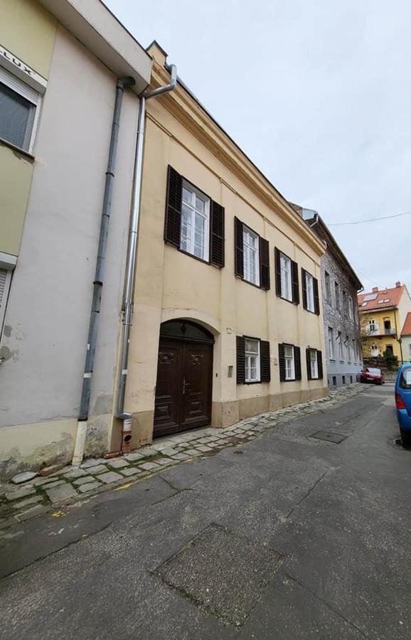 Downtown Romantic Székesfehérvár Екстериор снимка
