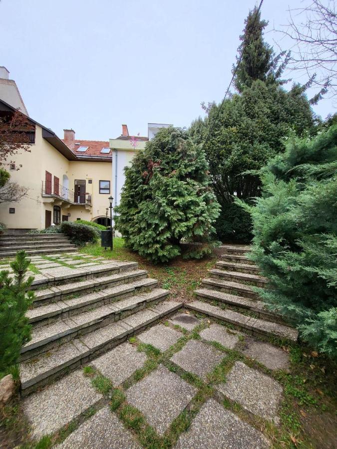Downtown Romantic Székesfehérvár Екстериор снимка
